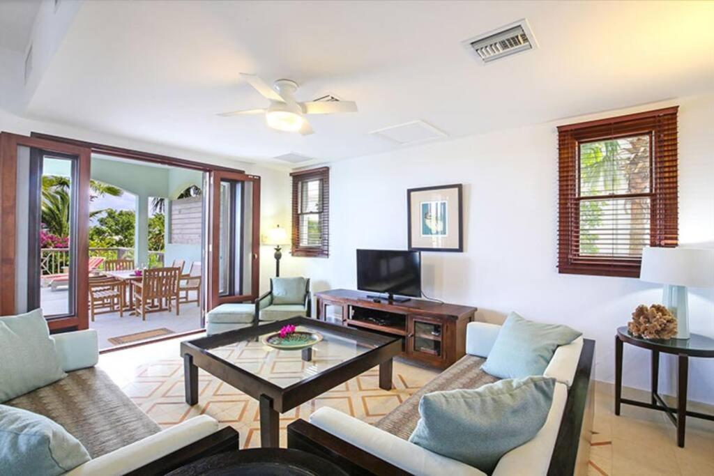 Pelican Paradise Villa - Leeward Beach Grace Bay Exterior foto